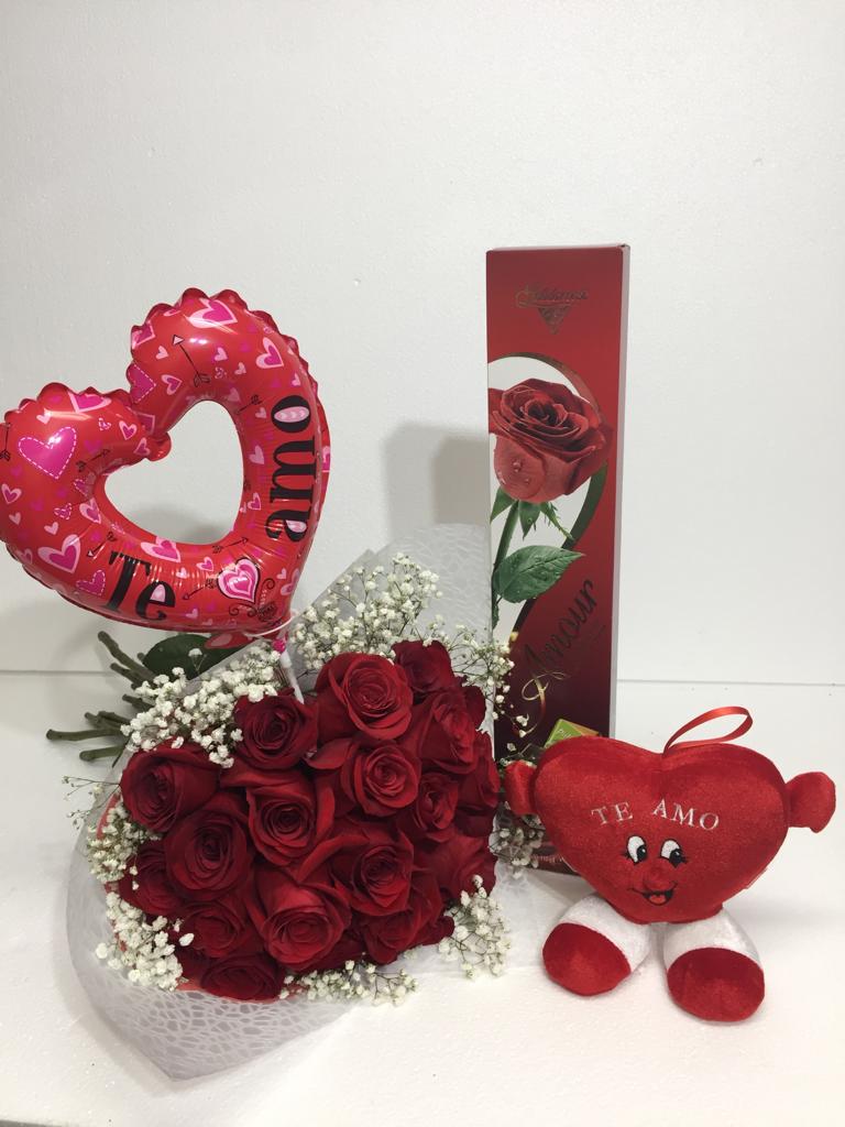 Ramo 12 Rosas, Bombones de 116 Grs, Peluche Corazn 19 cm y Globito